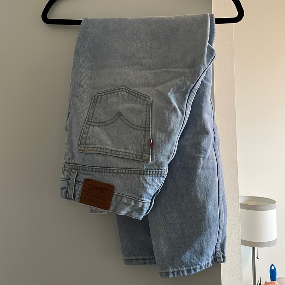 Authentic Levi’s mom jean, light wash, size 30